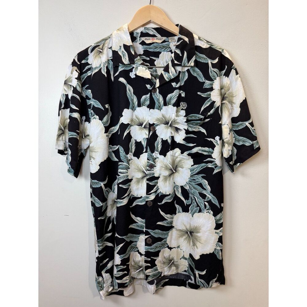 Hula Hula Hawaii Men's Size Medium Black Floral Button Up Shirt Short Sleeve